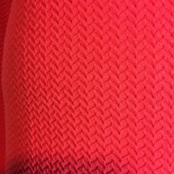 Divided by H & M  red textured long sleeve poly - Picture 5 of 7